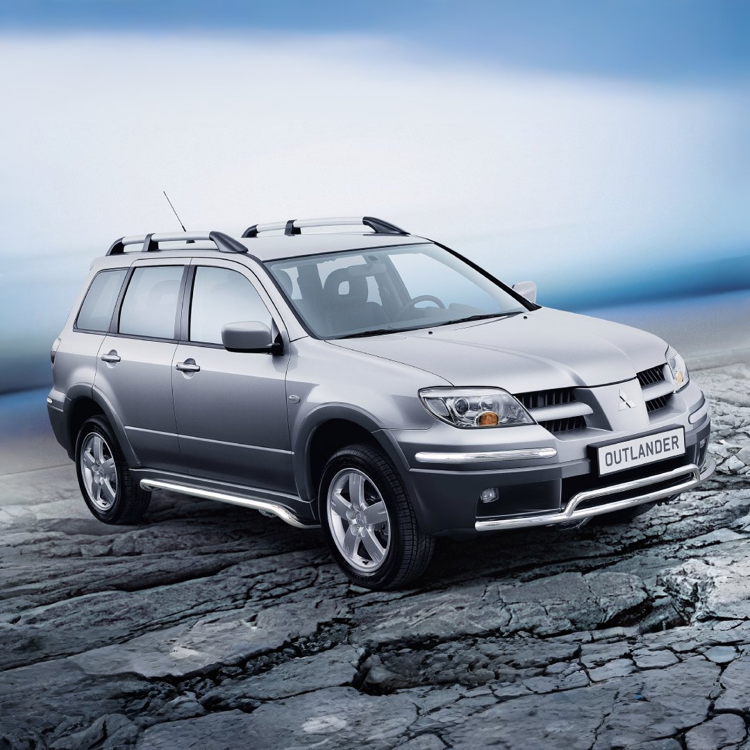 Mitsubishi Outlander PHEV 25 let -  1. generace